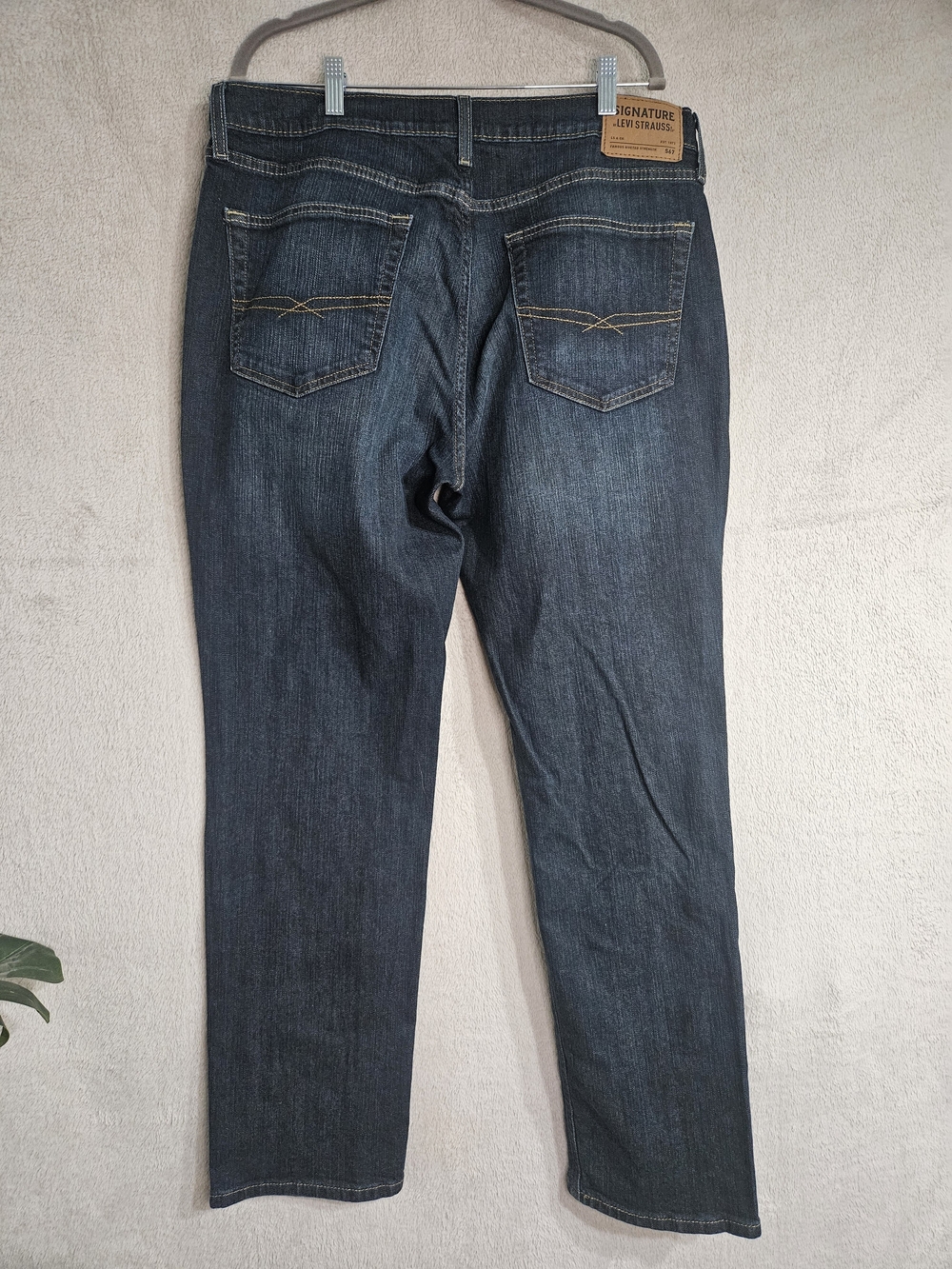 Signature by Levi Strauss Men’s Dark Blue Straight-Leg Jeans - Picture 4 of 8